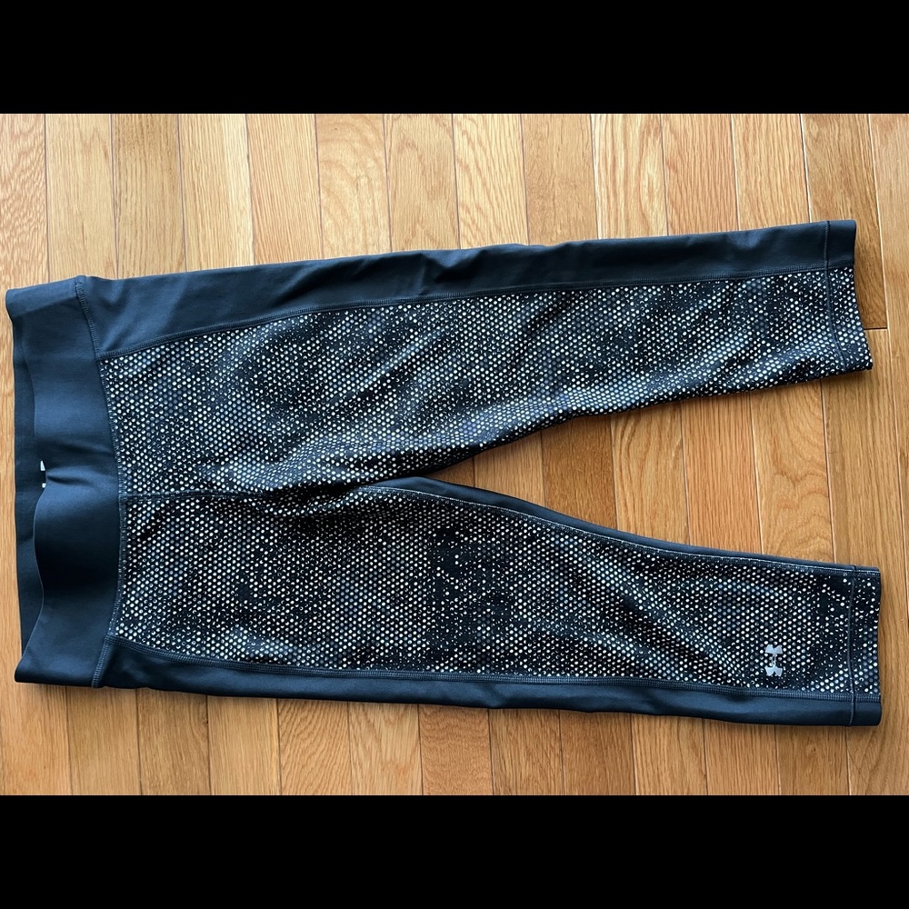 Womens Under Armour capri leggings. Excellent condition, worn once